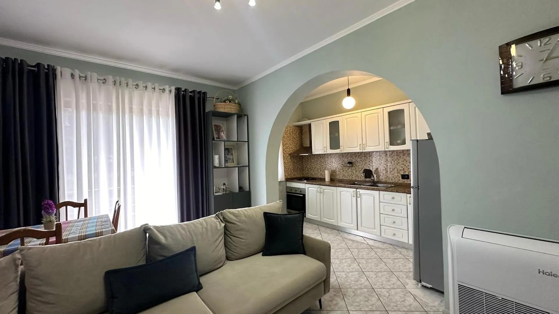 Xhekle Apartment Durres 0*,  Albania